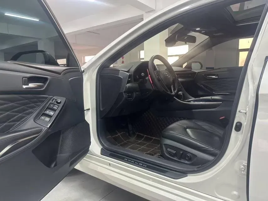 2019 Toyota Avalon 2.5L 209HP L4 8AT,autocango,china used car exporter,china ev exporter,chinese used car exporter,chinese used ev exporter