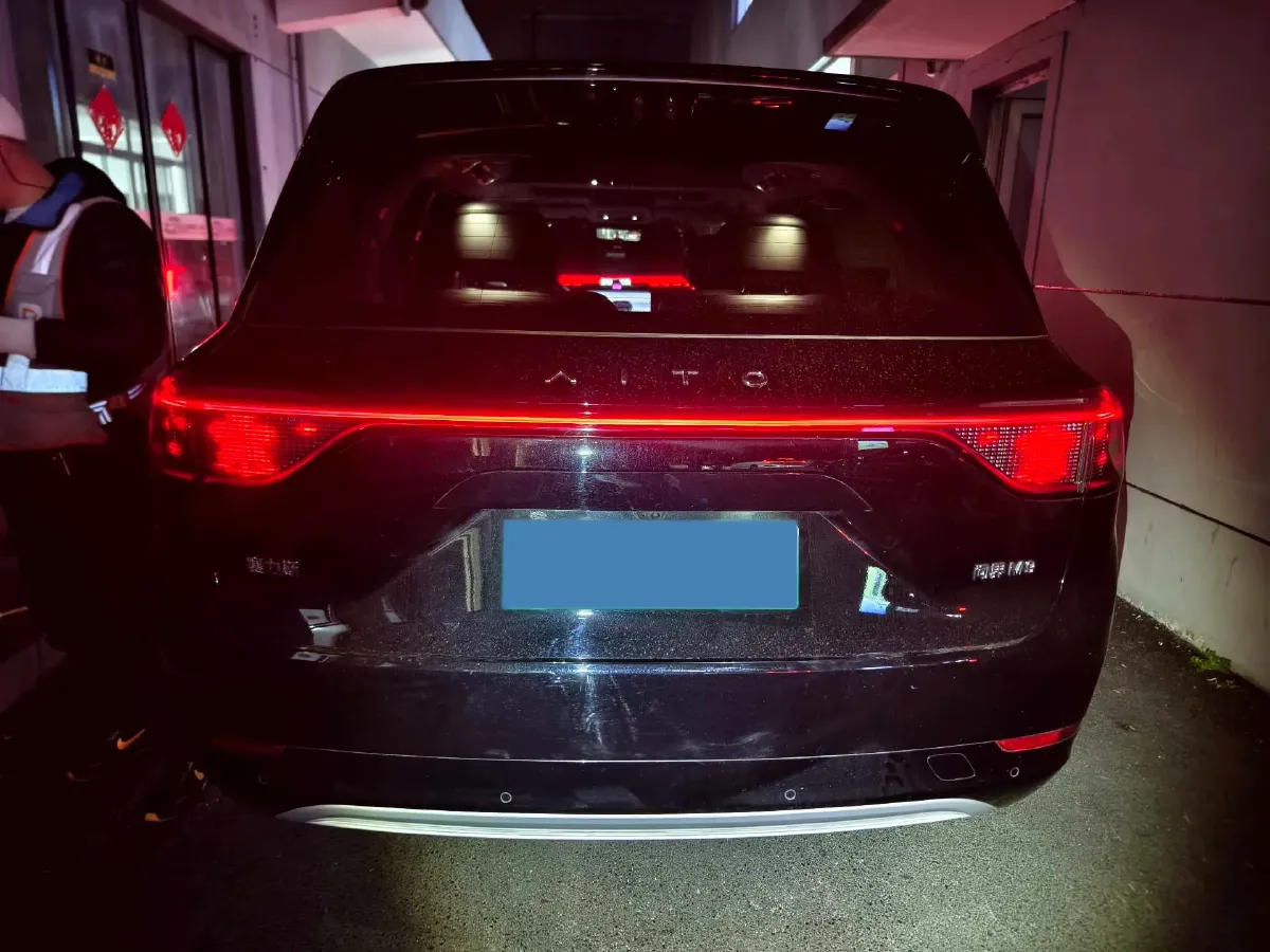 2025 AITO AITO M9 REEV 160HP REEV 52KWH,autocango,china used car exporter,china ev exporter,chinese used car exporter,chinese used ev exporter