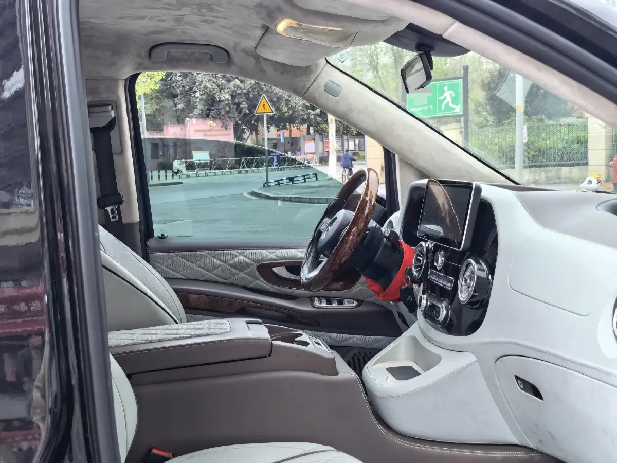 2021 Mercedes-Benz Vito 2.0T 211HP L4 9AT,autocango,china used car exporter,china ev exporter,chinese used car exporter,chinese used ev exporter