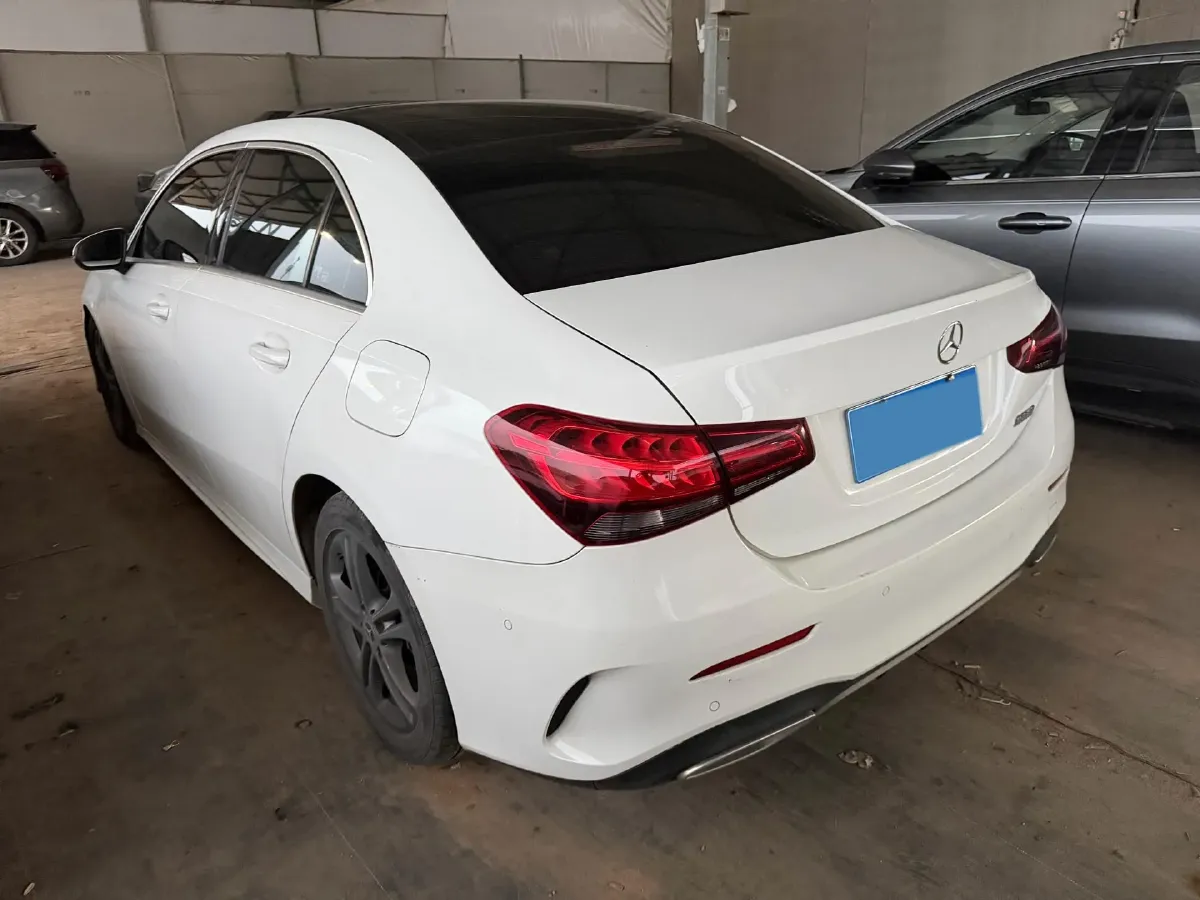 2020 Mercedes-Benz A Class 1.3T 136HP L4 7DCT,autocango,china used car exporter,china ev exporter,chinese used car exporter,chinese used ev exporter