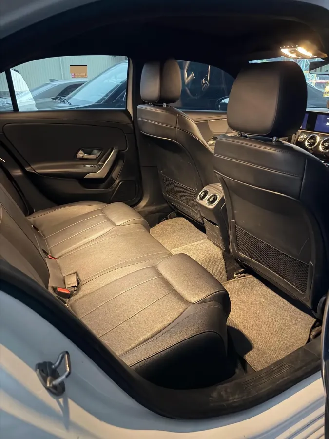 2020 Mercedes-Benz A Class 1.3T 136HP L4 7DCT,autocango,china used car exporter,china ev exporter,chinese used car exporter,chinese used ev exporter