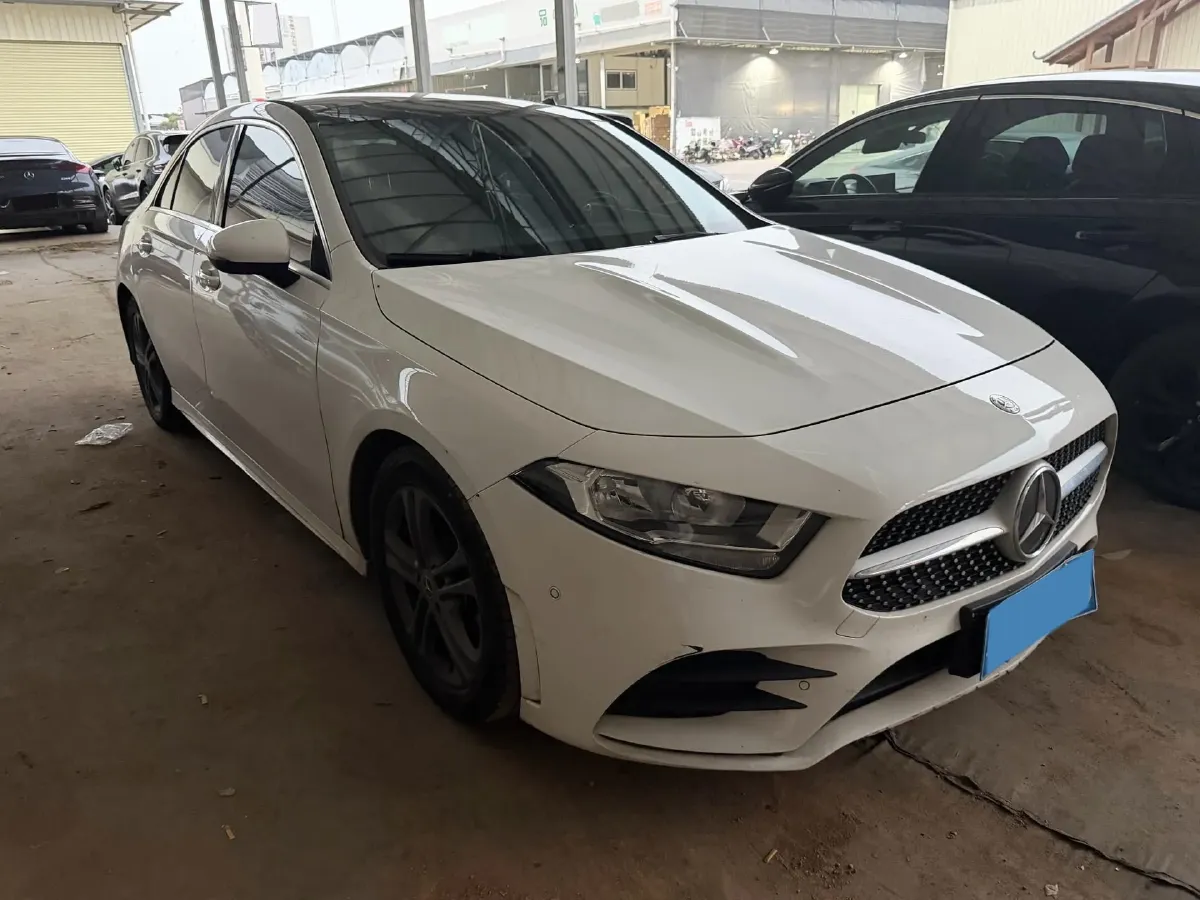2020 Mercedes-Benz A Class 1.3T 136HP L4 7DCT,autocango,china used car exporter,china ev exporter,chinese used car exporter,chinese used ev exporter