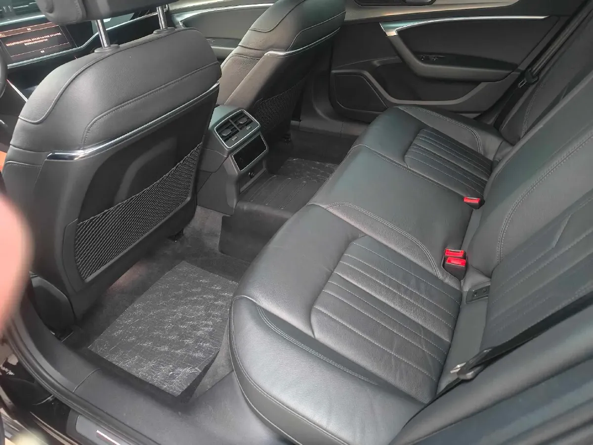 2021 Audi A6L 2.0T 224HP L4 7DCT,autocango,china used car exporter,china ev exporter,chinese used car exporter,chinese used ev exporter