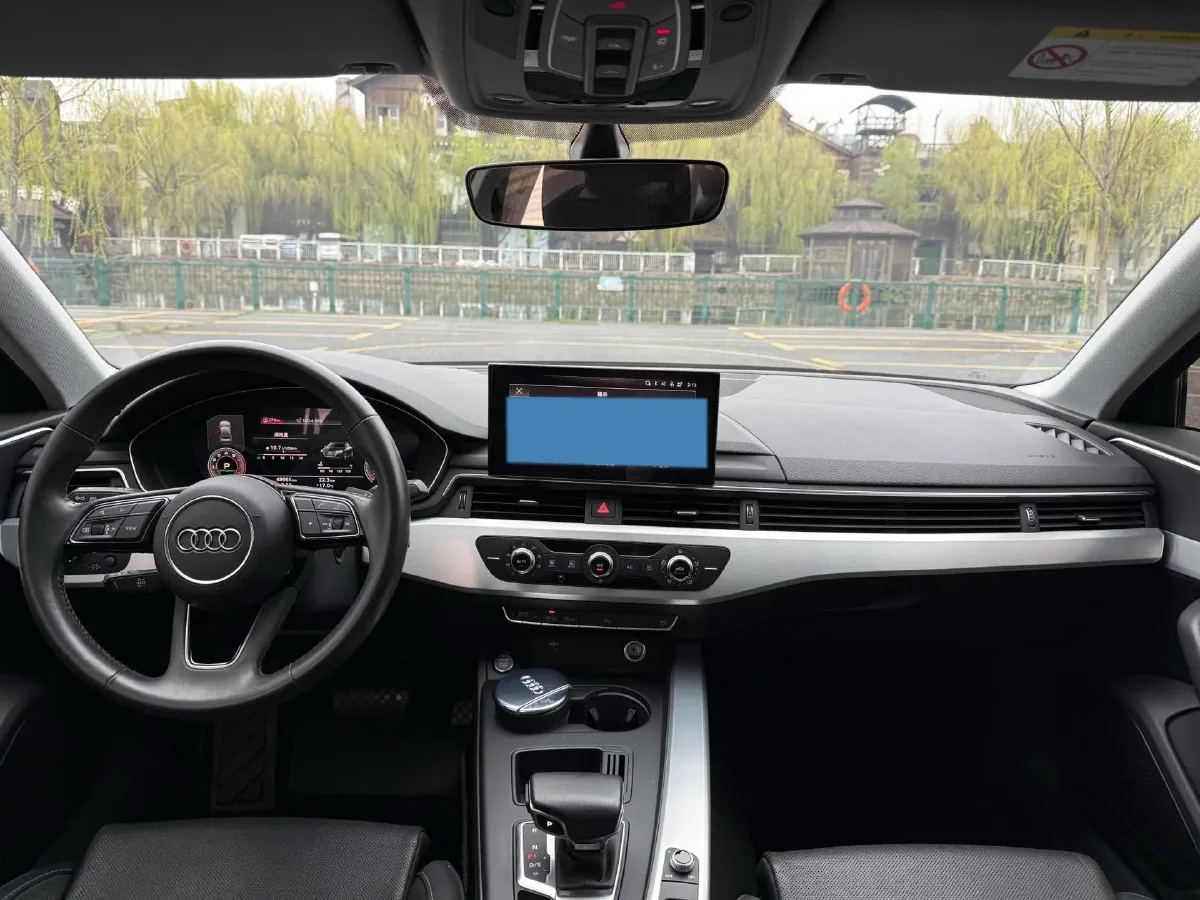 2020 Audi A4L 2.0T 190HP L4 7DCT,autocango,china used car exporter,china ev exporter,chinese used car exporter,chinese used ev exporter