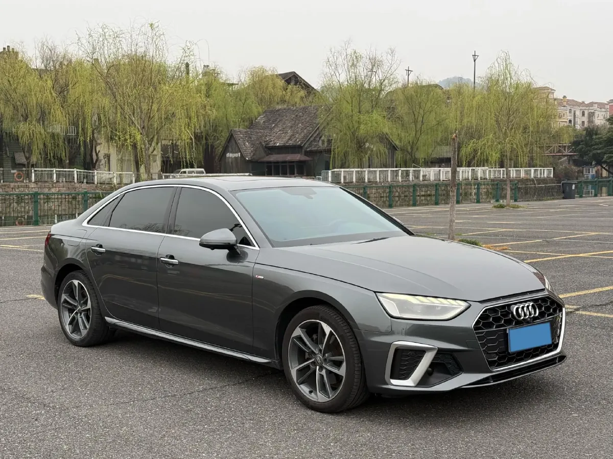 2020 Audi A4L 2.0T 190HP L4 7DCT,autocango,china used car exporter,china ev exporter,chinese used car exporter,chinese used ev exporter