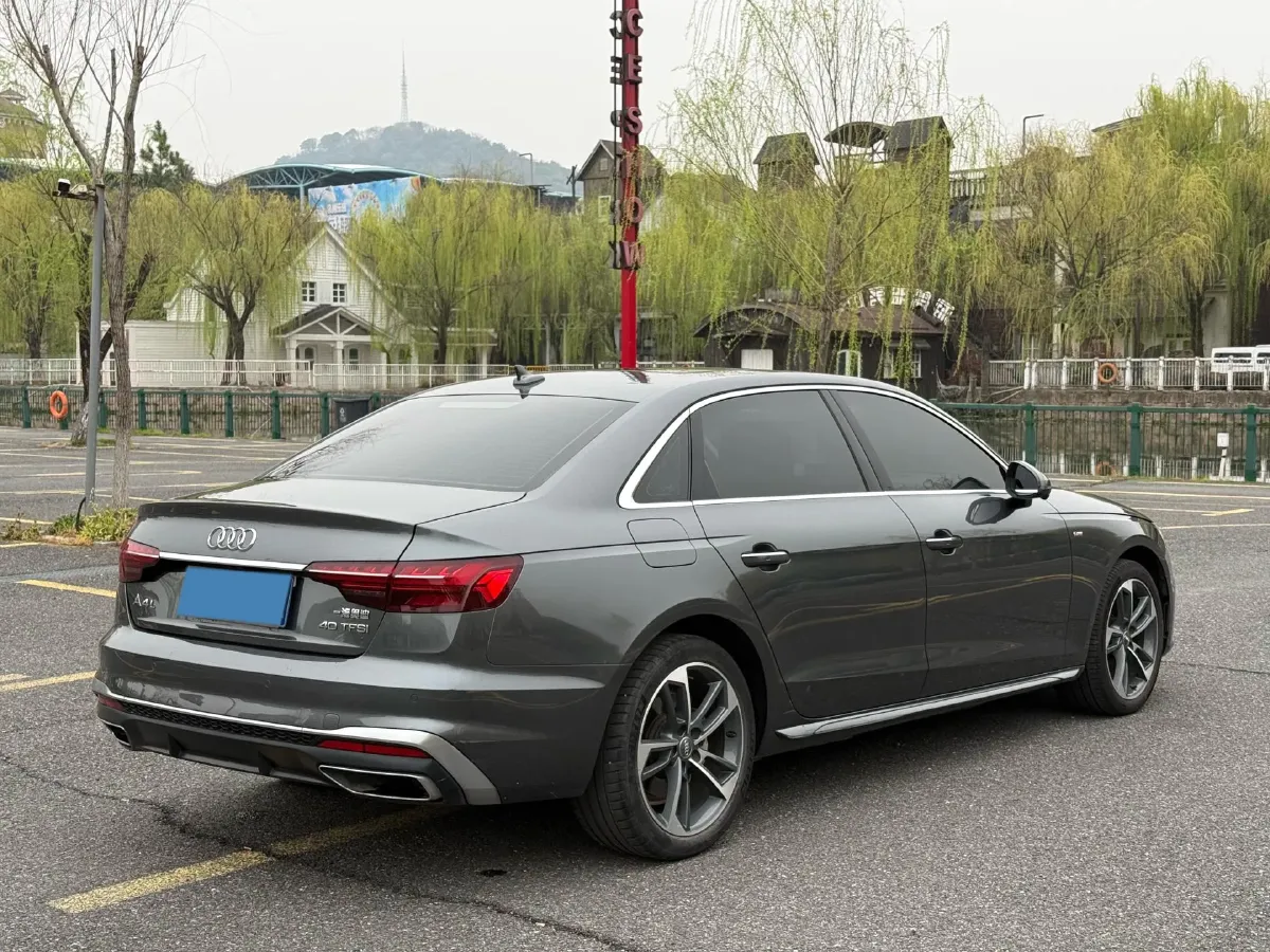 2020 Audi A4L 2.0T 190HP L4 7DCT,autocango,china used car exporter,china ev exporter,chinese used car exporter,chinese used ev exporter