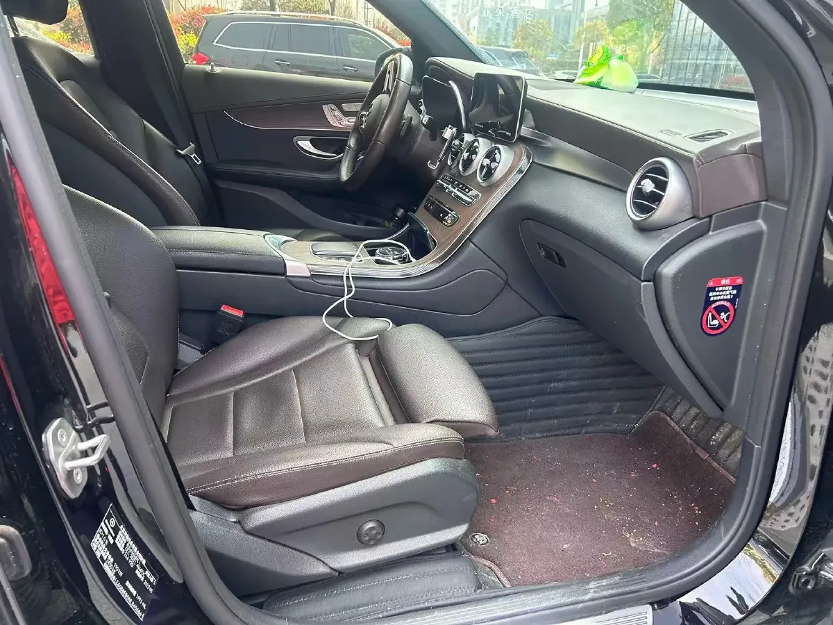 2022 Mercedes-Benz GLC Class 2.0T 258HP L4 9AT,autocango,china used car exporter,china ev exporter,chinese used car exporter,chinese used ev exporter