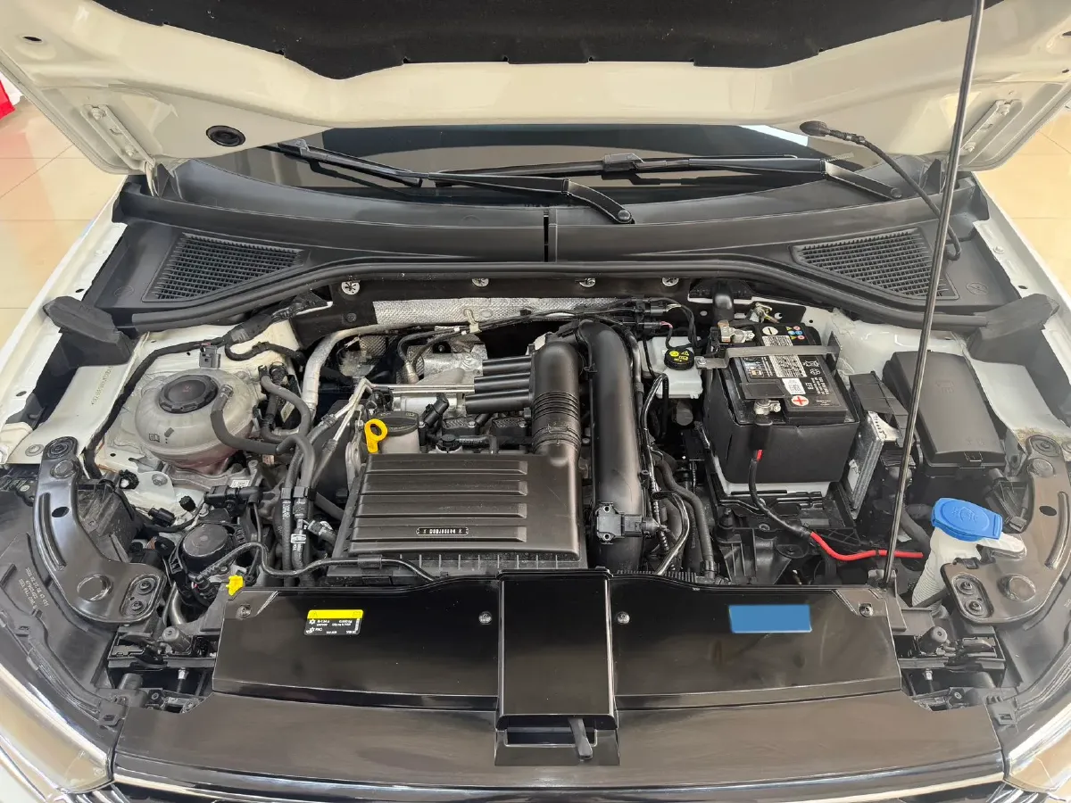 2022 Volkswagen T-Roc 1.4T 150HP L4 7DCT,autocango,china used car exporter,china ev exporter,chinese used car exporter,chinese used ev exporter