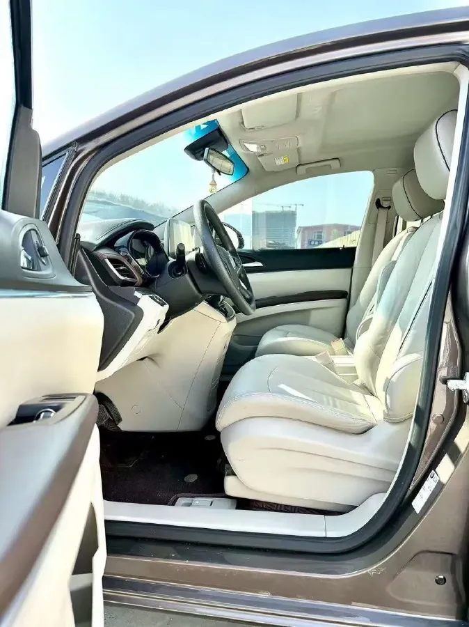 2022 Buick GL8 2.0T 237HP L4 9AT,autocango,china used car exporter,china ev exporter,chinese used car exporter,chinese used ev exporter