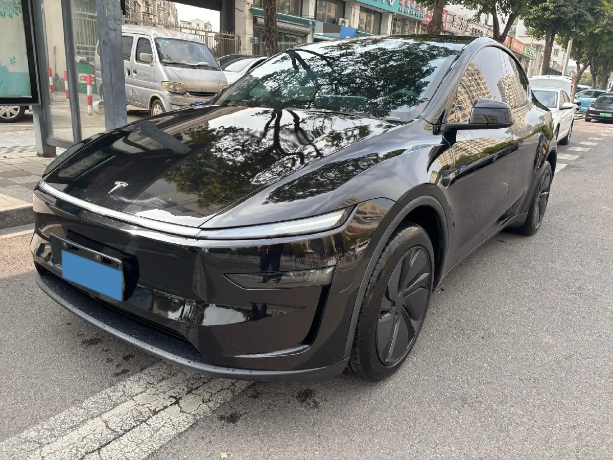 2025 Tesla Model Y BEV 62.5KWH,autocango,china used car exporter,china ev exporter,chinese used car exporter,chinese used ev exporter