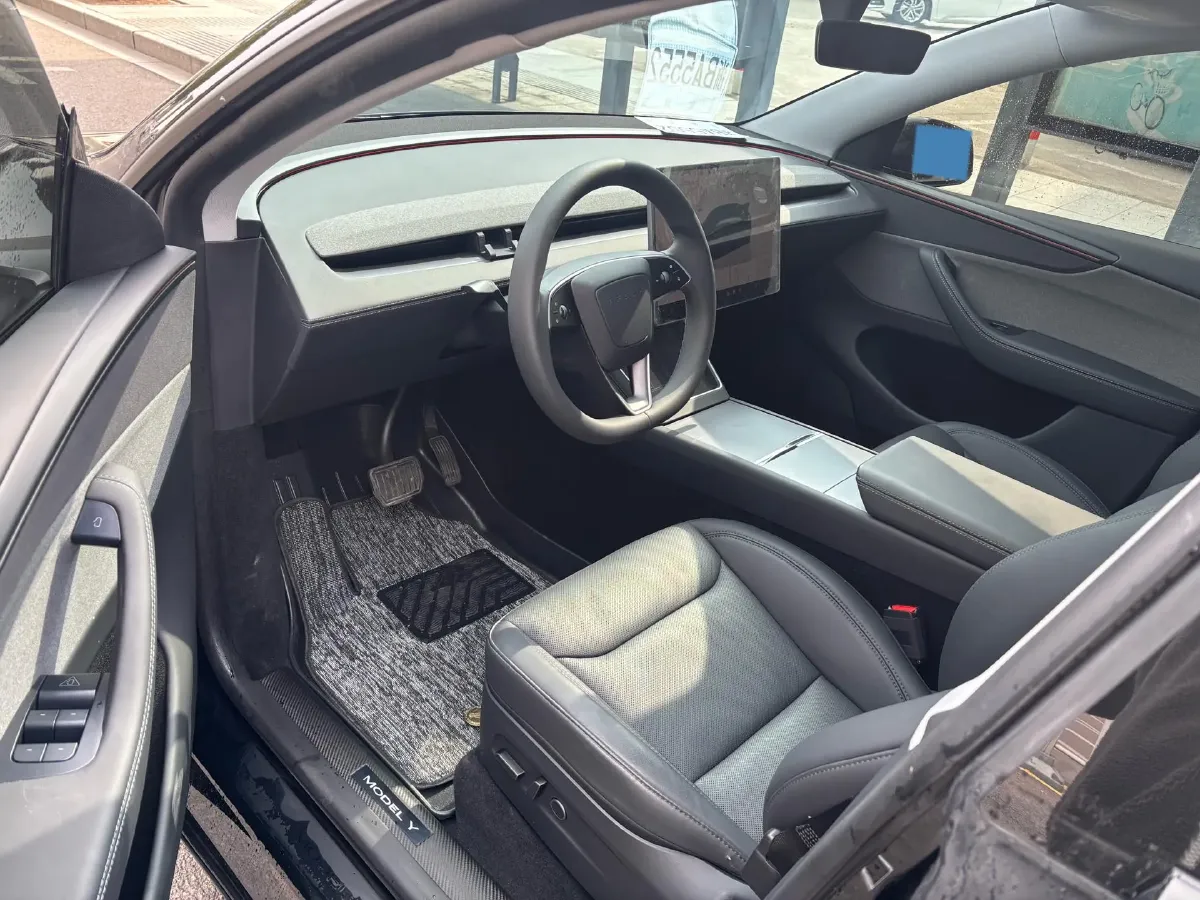 2025 Tesla Model Y BEV 62.5KWH,autocango,china used car exporter,china ev exporter,chinese used car exporter,chinese used ev exporter