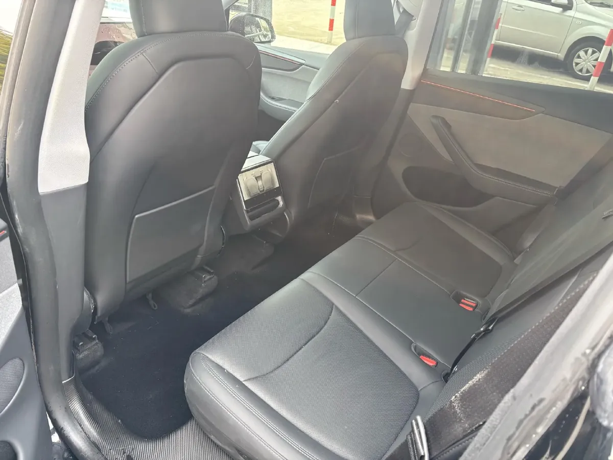 2025 Tesla Model Y BEV 62.5KWH,autocango,china used car exporter,china ev exporter,chinese used car exporter,chinese used ev exporter