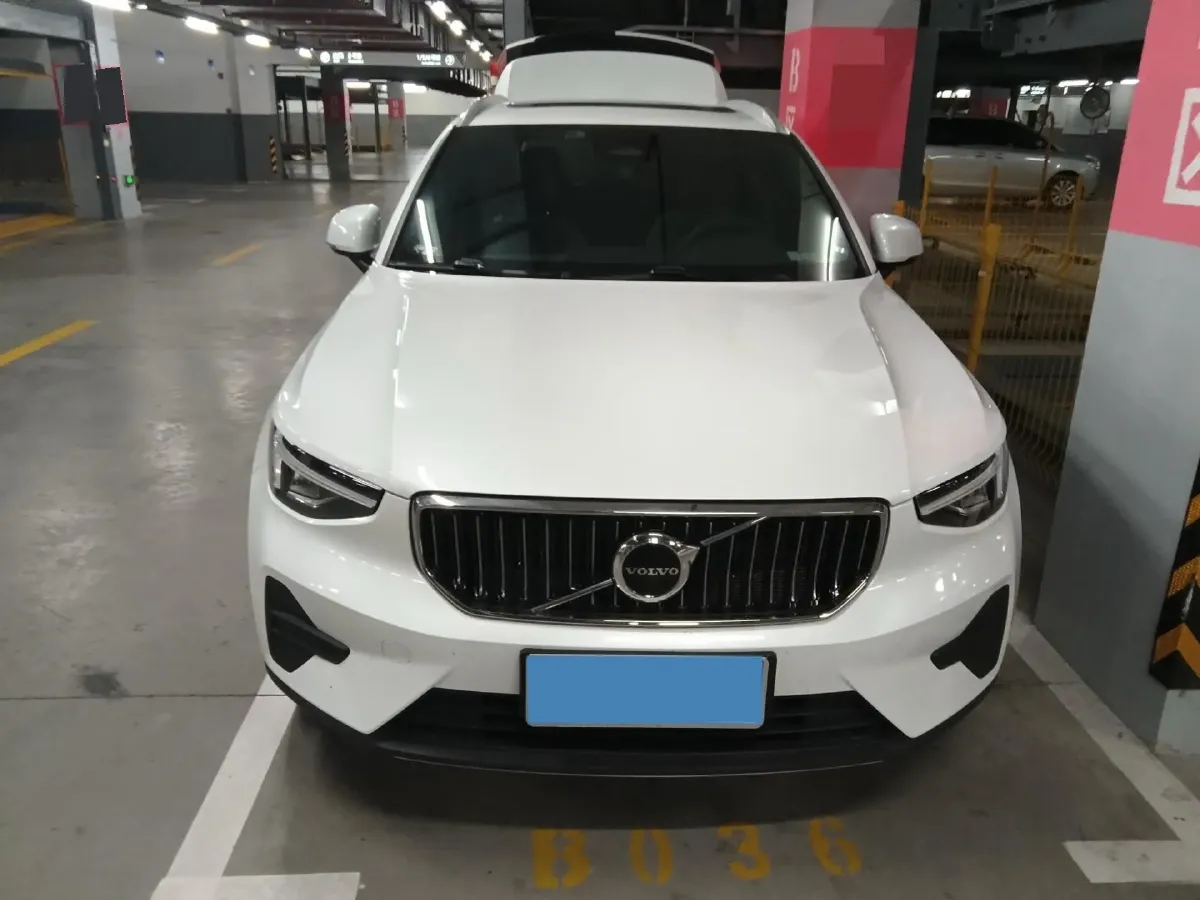 2023 Volvo XC40 2.0T 163HP L4 7DCT,autocango,china used car exporter,china ev exporter,chinese used car exporter,chinese used ev exporter