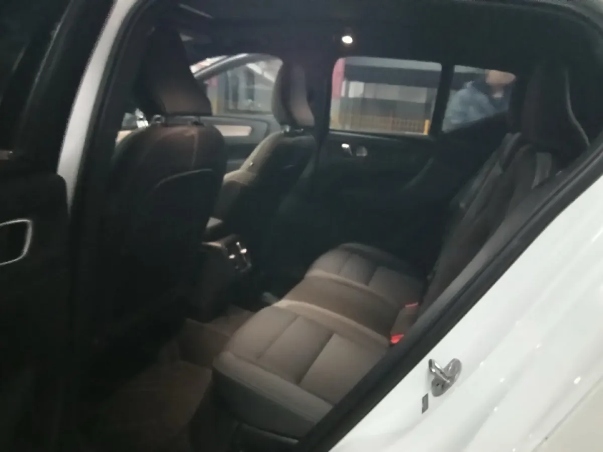 2023 Volvo XC40 2.0T 163HP L4 7DCT,autocango,china used car exporter,china ev exporter,chinese used car exporter,chinese used ev exporter