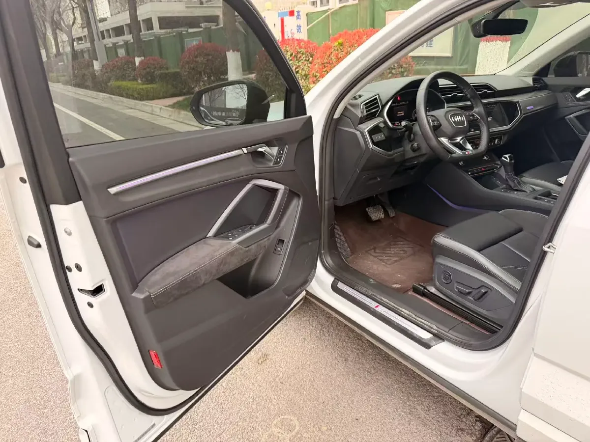 2023 Audi Q3 2.0T 186HP L4 7DCT,autocango,china used car exporter,china ev exporter,chinese used car exporter,chinese used ev exporter