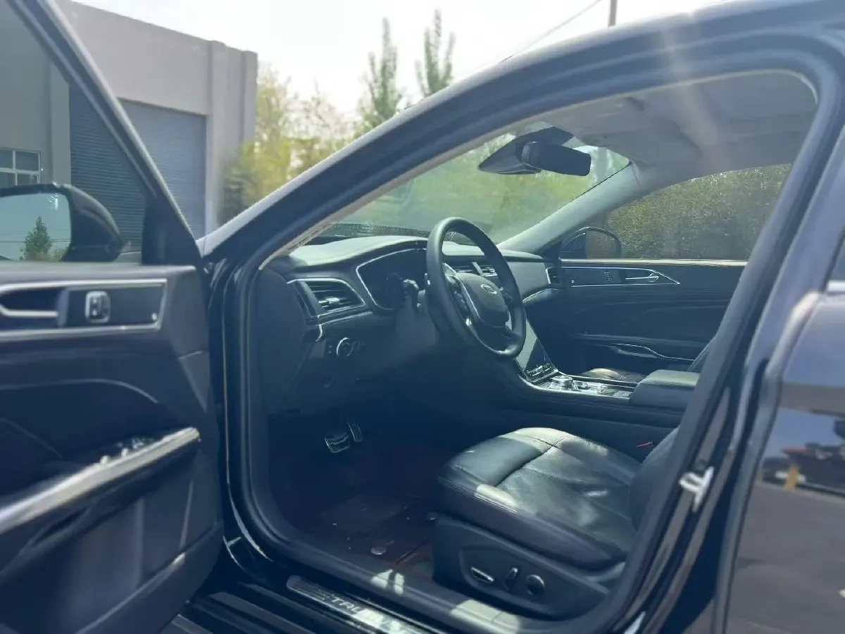 2019 Ford Taurus 2.0T 245HP L4 8AT,autocango,china used car exporter,china ev exporter,chinese used car exporter,chinese used ev exporter