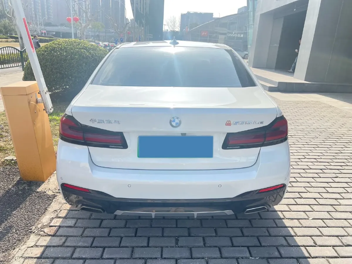 2021 BMW 5 Series 2.0T 184HP L4 8AT PHEV 17.7KWH,autocango,china used car exporter,china ev exporter,chinese used car exporter,chinese used ev exporter