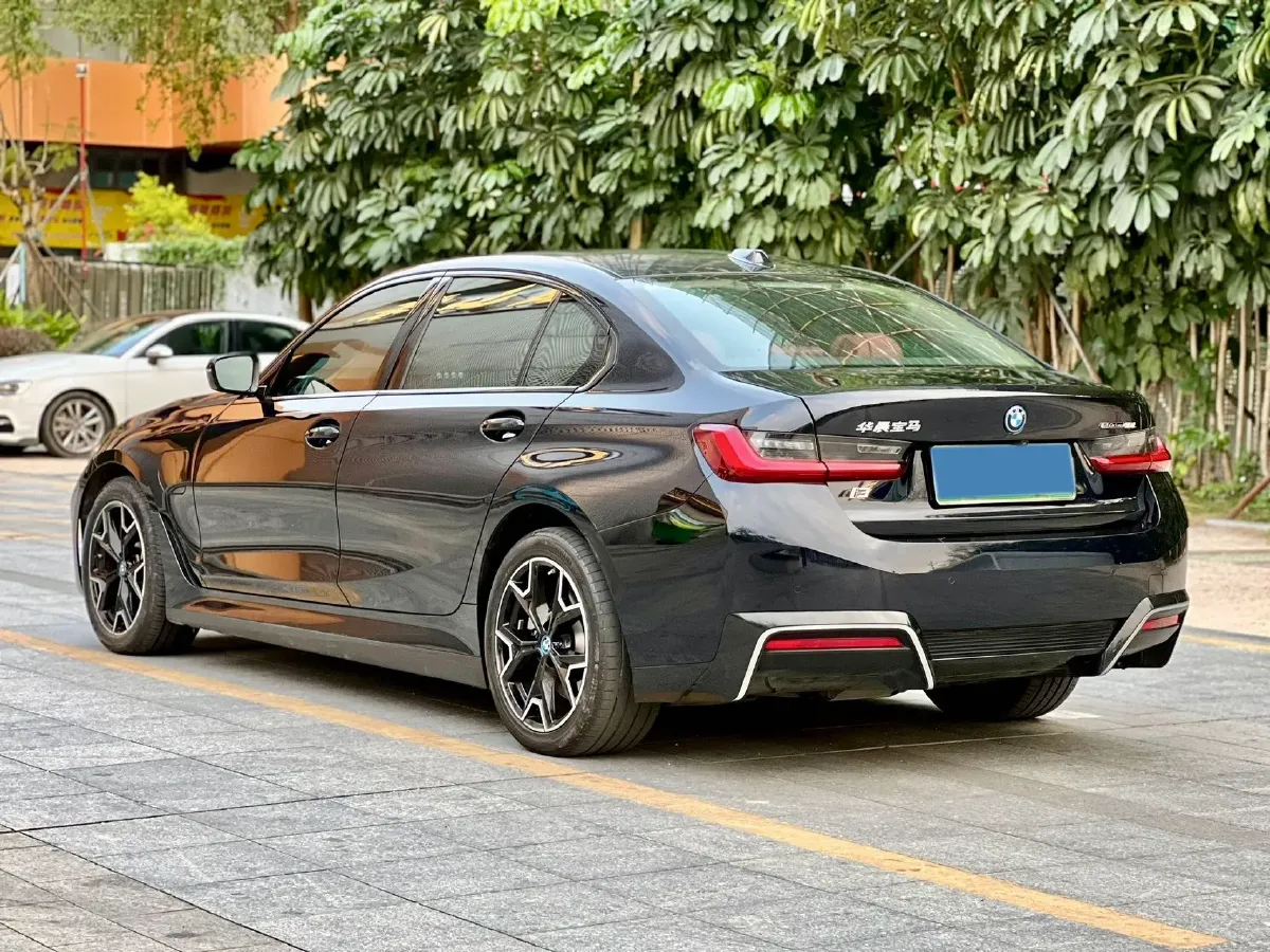 2024 BMW i3 BEV 79.05KWH,autocango,china used car exporter,china ev exporter,chinese used car exporter,chinese used ev exporter