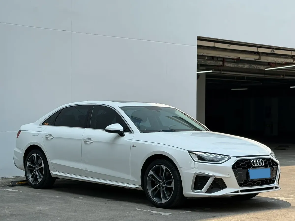 2020 Audi A4L 2.0T 190HP L4 7DCT,autocango,china used car exporter,china ev exporter,chinese used car exporter,chinese used ev exporter