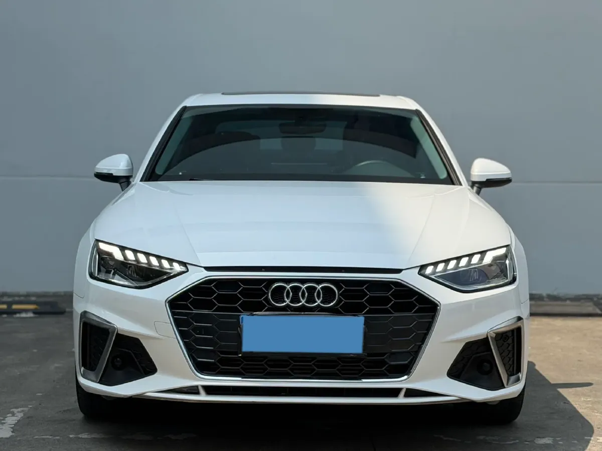 2020 Audi A4L 2.0T 190HP L4 7DCT,autocango,china used car exporter,china ev exporter,chinese used car exporter,chinese used ev exporter