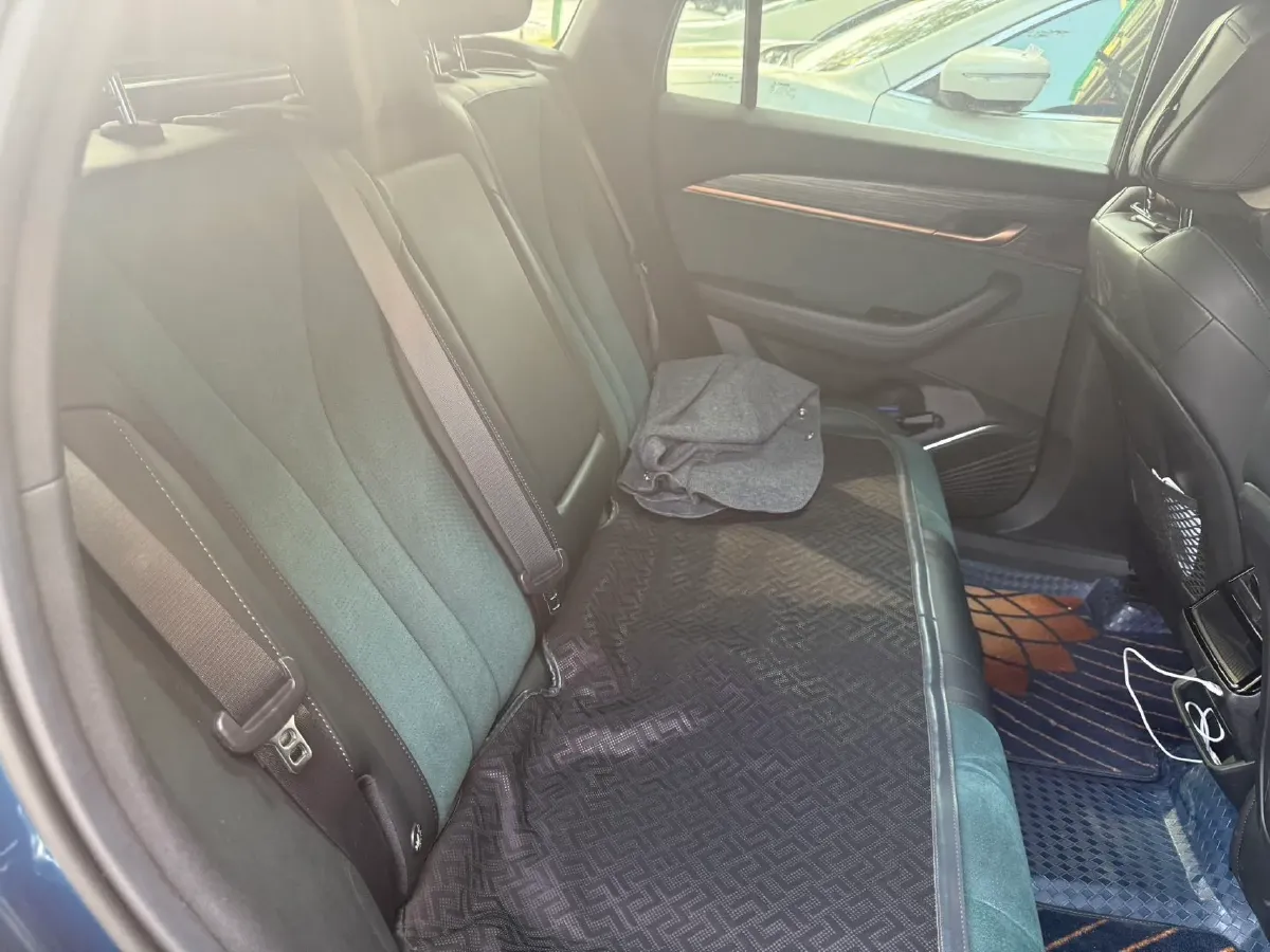 2021 Geely Monjaro 2.0T 218HP L4 7DCT,autocango,china used car exporter,china ev exporter,chinese used car exporter,chinese used ev exporter