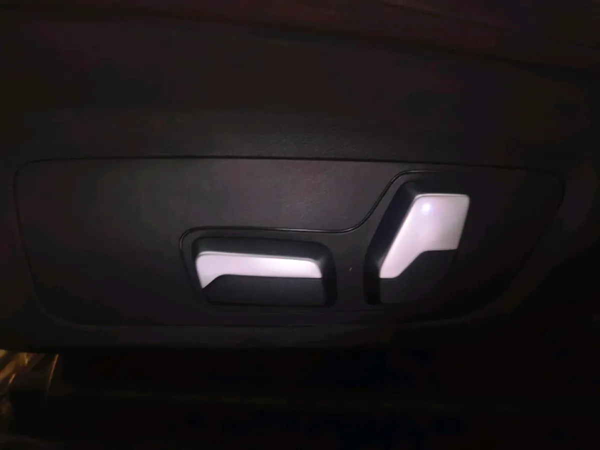 2021 BMW 3 Series 2.0T 156HP L4 8AT,autocango,china used car exporter,china ev exporter,chinese used car exporter,chinese used ev exporter