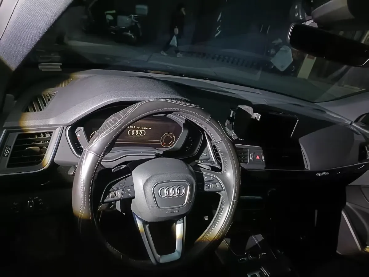 2020 Audi Q5L 2.0T 190HP L4 7DCT,autocango,china used car exporter,china ev exporter,chinese used car exporter,chinese used ev exporter