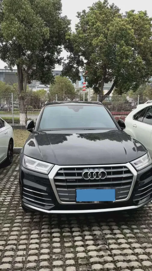 2020 Audi Q5L 2.0T 190HP L4 7DCT,autocango,china used car exporter,china ev exporter,chinese used car exporter,chinese used ev exporter