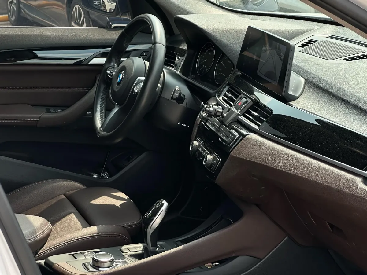 2022 BMW X1 2.0T 192HP L4 7DCT,autocango,china used car exporter,china ev exporter,chinese used car exporter,chinese used ev exporter