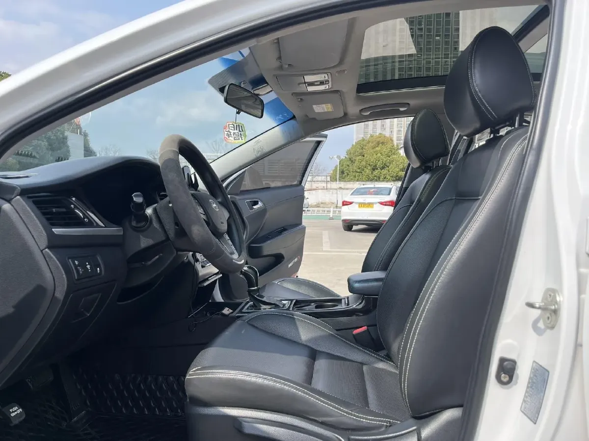 2017 Hyundai Mistra 1.6T 175HP L4 7DCT,autocango,china used car exporter,china ev exporter,chinese used car exporter,chinese used ev exporter