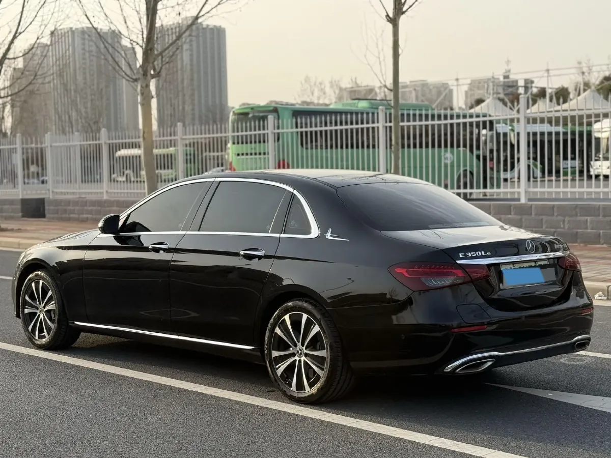 2022 Mercedes-Benz E Class 2.0T 211HP L4 9AT PHEV 25.4KWH,autocango,china used car exporter,china ev exporter,chinese used car exporter,chinese used ev exporter