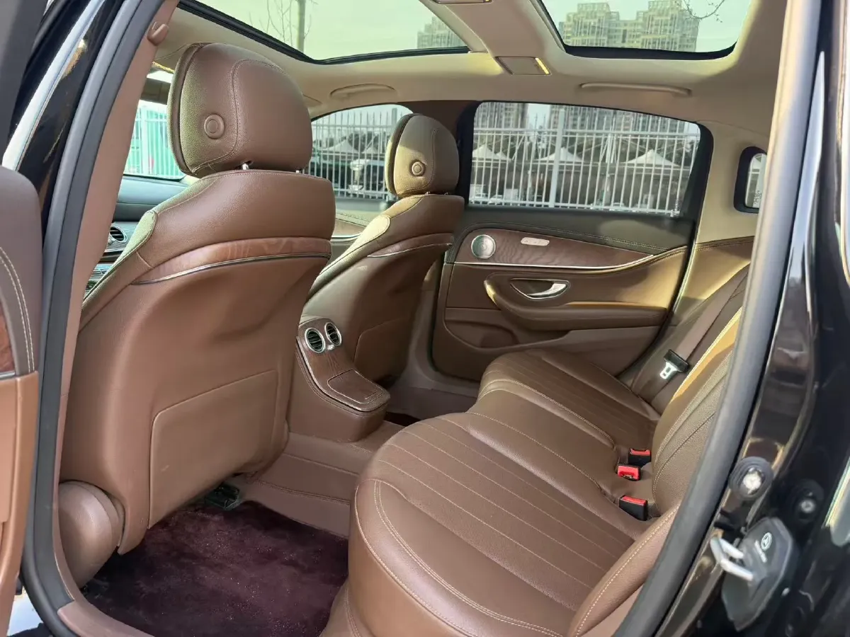 2022 Mercedes-Benz E Class 2.0T 211HP L4 9AT PHEV 25.4KWH,autocango,china used car exporter,china ev exporter,chinese used car exporter,chinese used ev exporter