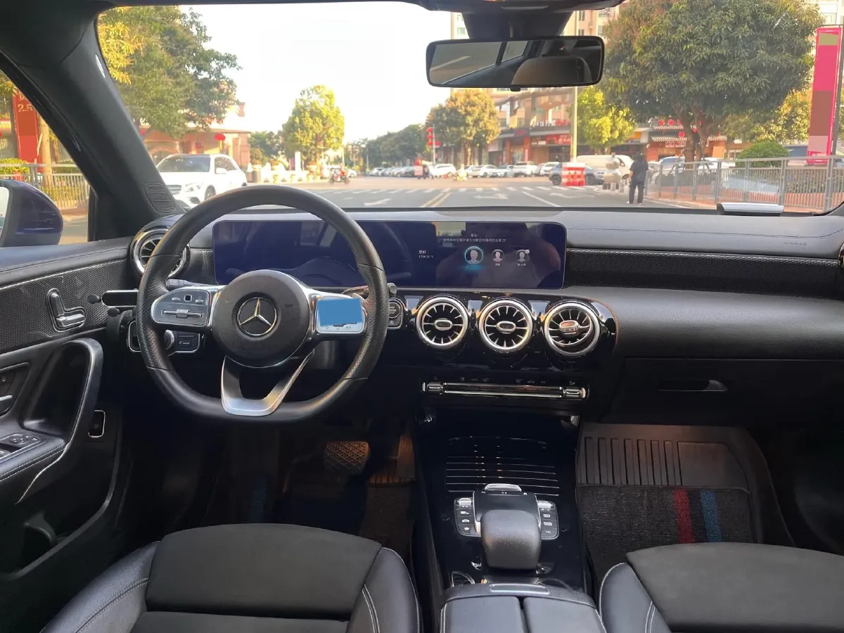 2021 Mercedes-Benz A Class 1.3T 163HP L4 7DCT,autocango,china used car exporter,china ev exporter,chinese used car exporter,chinese used ev exporter