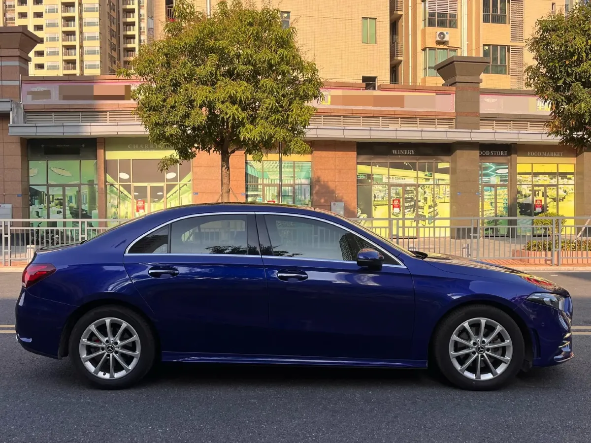 2021 Mercedes-Benz A Class 1.3T 163HP L4 7DCT,autocango,china used car exporter,china ev exporter,chinese used car exporter,chinese used ev exporter
