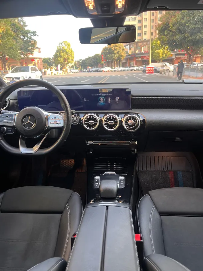 2021 Mercedes-Benz A Class 1.3T 163HP L4 7DCT,autocango,china used car exporter,china ev exporter,chinese used car exporter,chinese used ev exporter