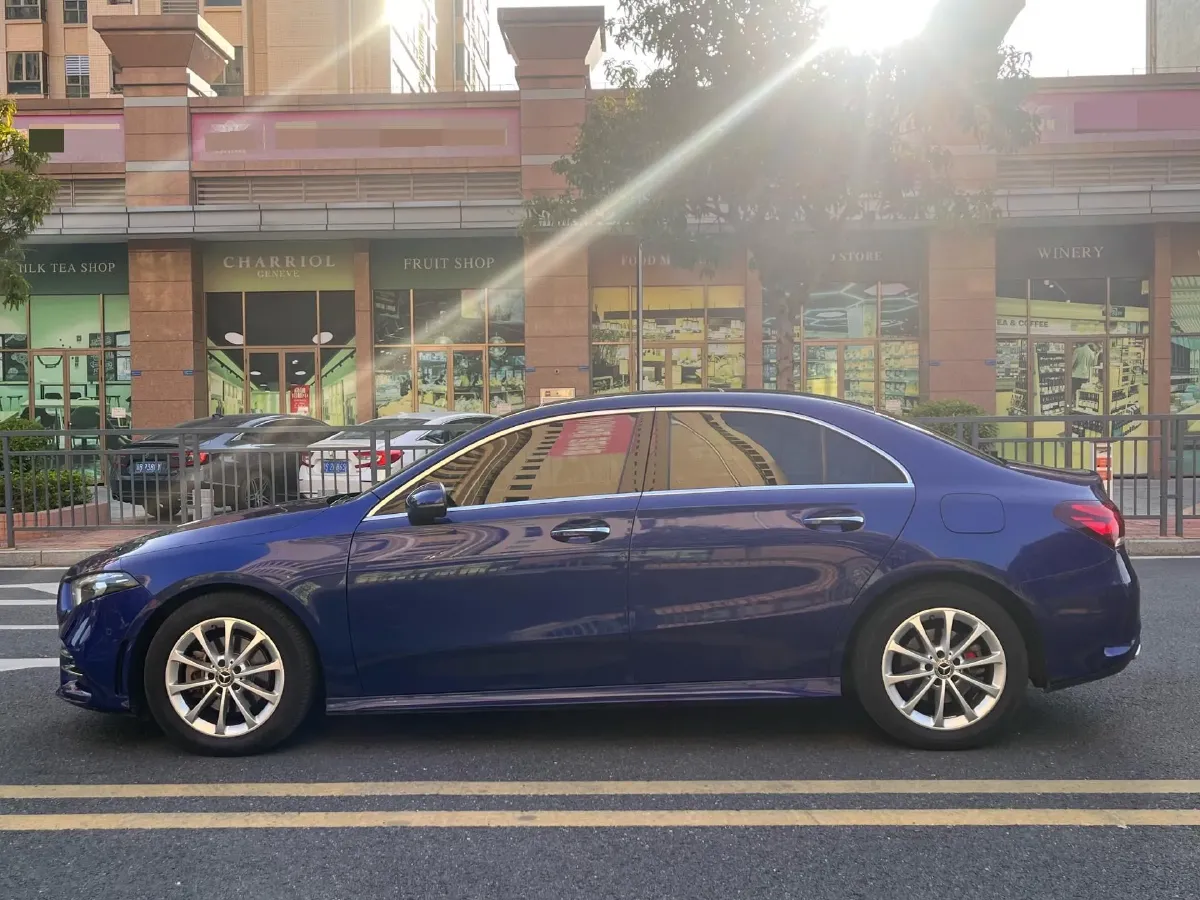 2021 Mercedes-Benz A Class 1.3T 163HP L4 7DCT,autocango,china used car exporter,china ev exporter,chinese used car exporter,chinese used ev exporter