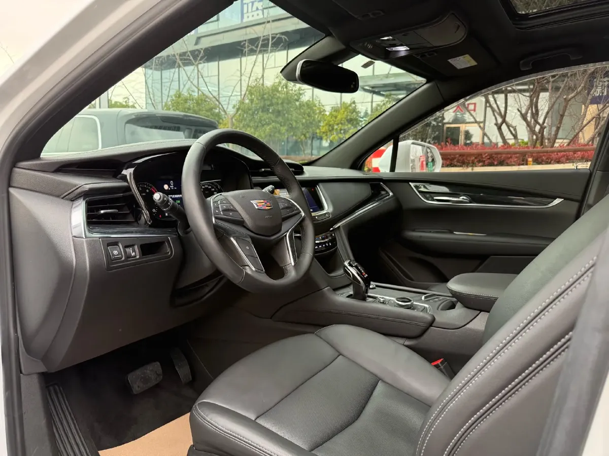 2020 Cadillac XT5 2.0T 237HP L4 9AT,autocango,china used car exporter,china ev exporter,chinese used car exporter,chinese used ev exporter