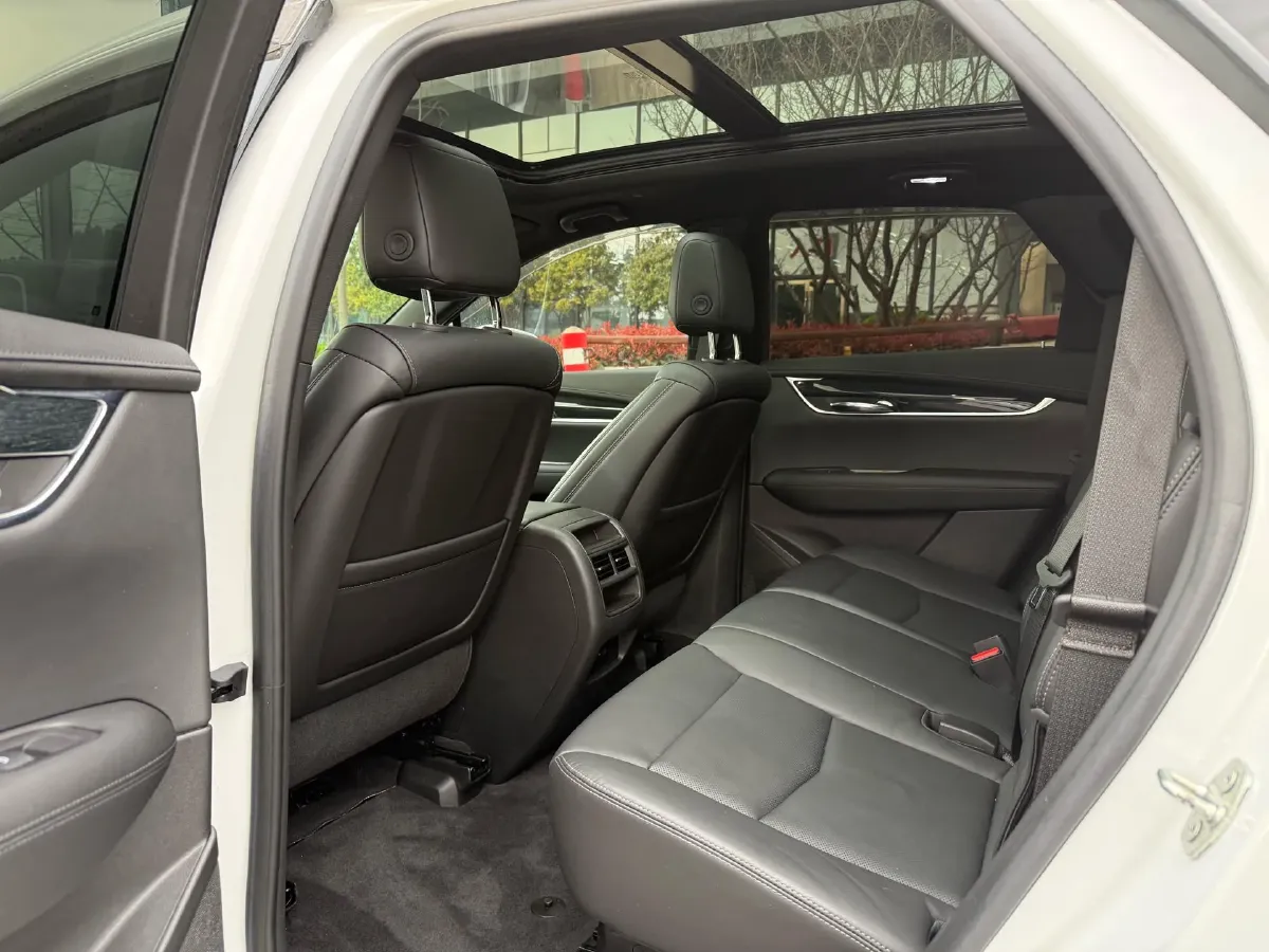 2020 Cadillac XT5 2.0T 237HP L4 9AT,autocango,china used car exporter,china ev exporter,chinese used car exporter,chinese used ev exporter