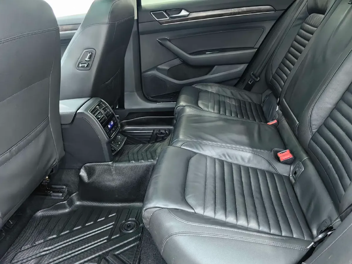 2019 Volkswagen Magotan 2.0T 186HP L4 7DCT,autocango,china used car exporter,china ev exporter,chinese used car exporter,chinese used ev exporter