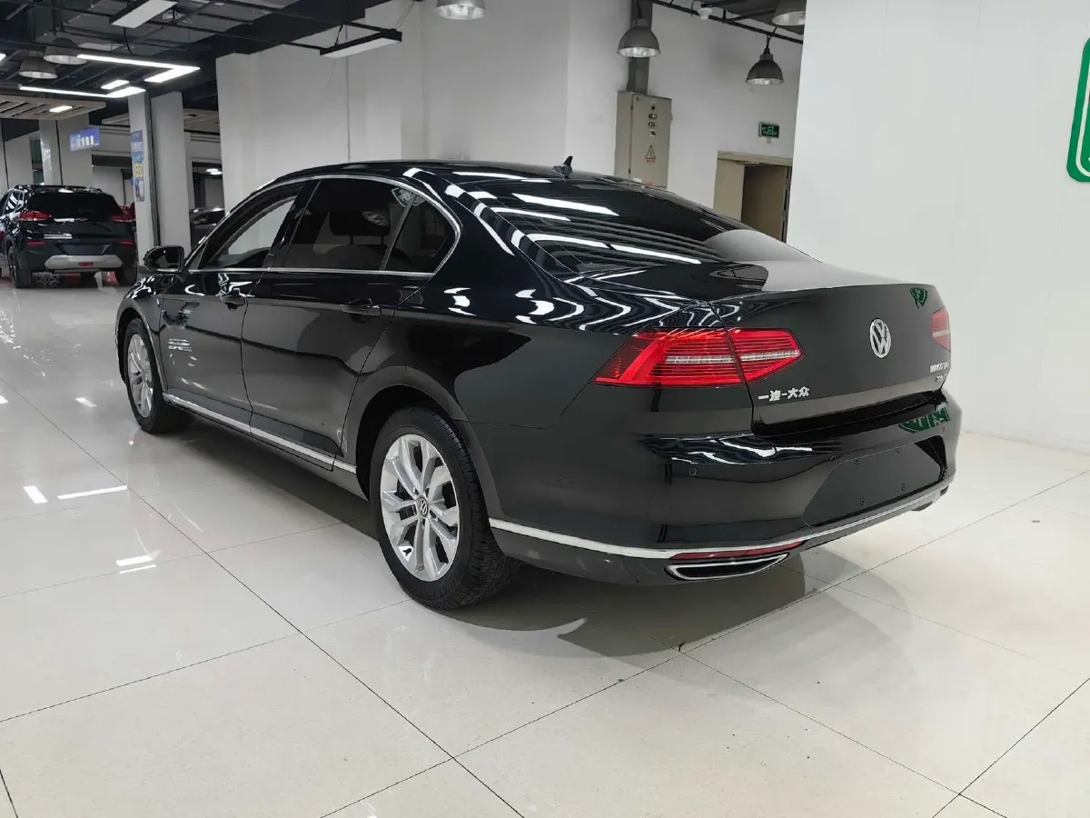 2019 Volkswagen Magotan 2.0T 186HP L4 7DCT,autocango,china used car exporter,china ev exporter,chinese used car exporter,chinese used ev exporter
