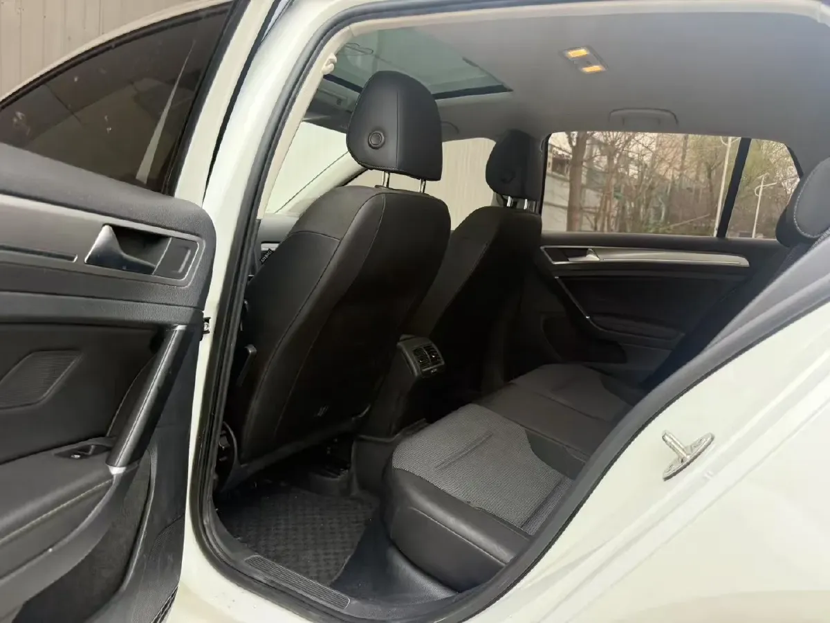 2018 Volkswagen Golf 1.6L 110HP L4 6AT,autocango,china used car exporter,china ev exporter,chinese used car exporter,chinese used ev exporter