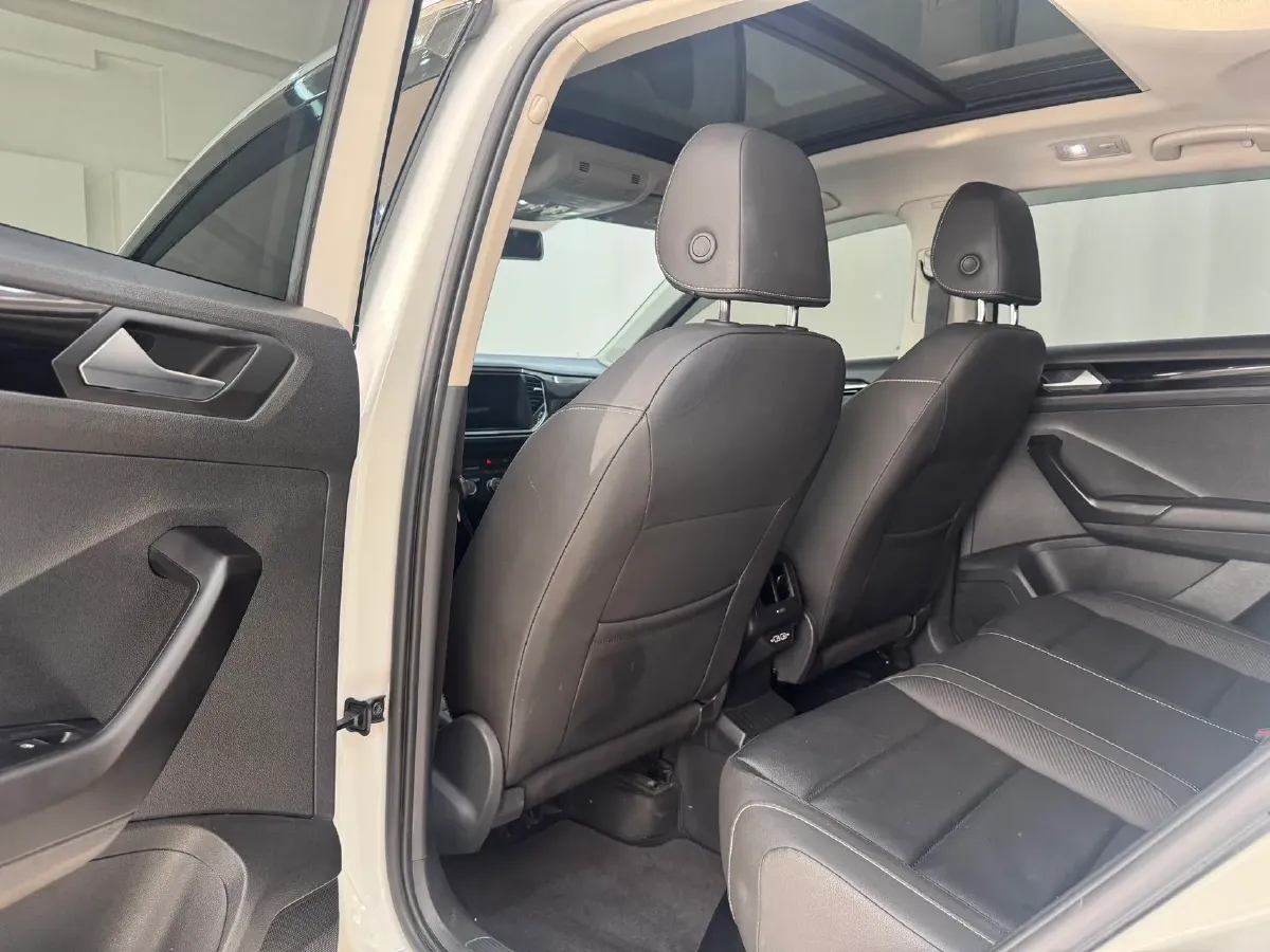 2021 Volkswagen Tharu 1.4T 150HP L4 7DCT,autocango,china used car exporter,china ev exporter,chinese used car exporter,chinese used ev exporter