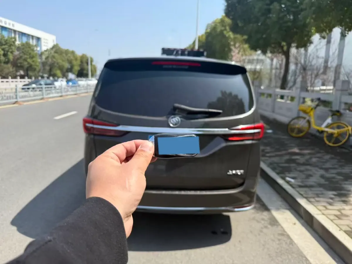 2021 Buick GL8 2.0T 237HP L4 9AT,autocango,china used car exporter,china ev exporter,chinese used car exporter,chinese used ev exporter