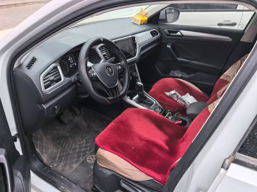 2022 Volkswagen T-Roc 1.4T 150HP L4 7DCT,autocango,china used car exporter,china ev exporter,chinese used car exporter,chinese used ev exporter