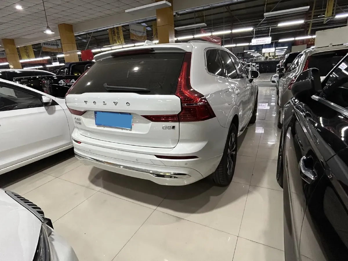2025 Volvo XC60 2.0T 250HP L4 8AT,autocango,china used car exporter,china ev exporter,chinese used car exporter,chinese used ev exporter