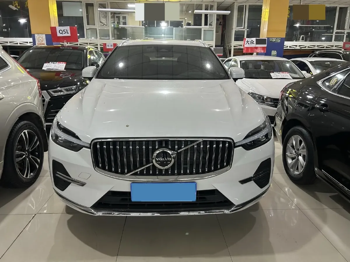 2025 Volvo XC60 2.0T 250HP L4 8AT,autocango,china used car exporter,china ev exporter,chinese used car exporter,chinese used ev exporter
