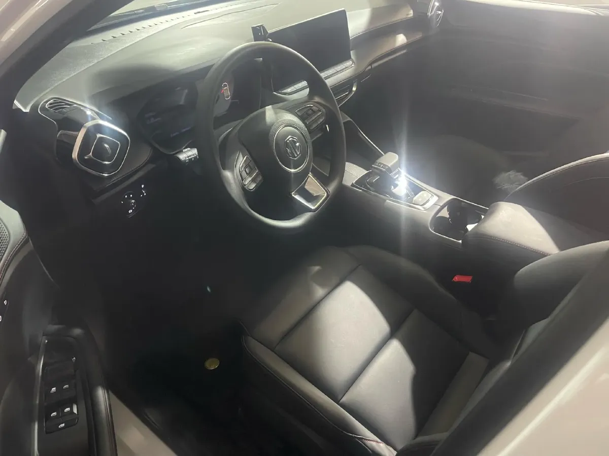 2025 MG 5 1.5T 181HP L4 7DCT,autocango,china used car exporter,china ev exporter,chinese used car exporter,chinese used ev exporter