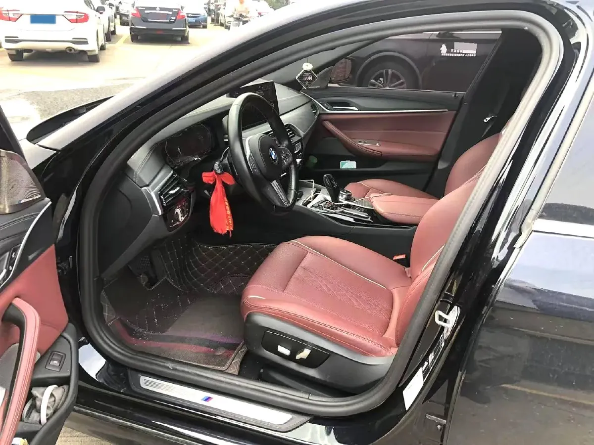 2023 BMW 5 Series 2.0T 245HP L4 8AT,autocango,china used car exporter,china ev exporter,chinese used car exporter,chinese used ev exporter