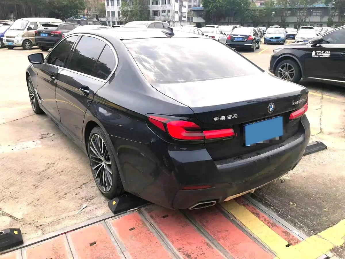 2023 BMW 5 Series 2.0T 245HP L4 8AT,autocango,china used car exporter,china ev exporter,chinese used car exporter,chinese used ev exporter