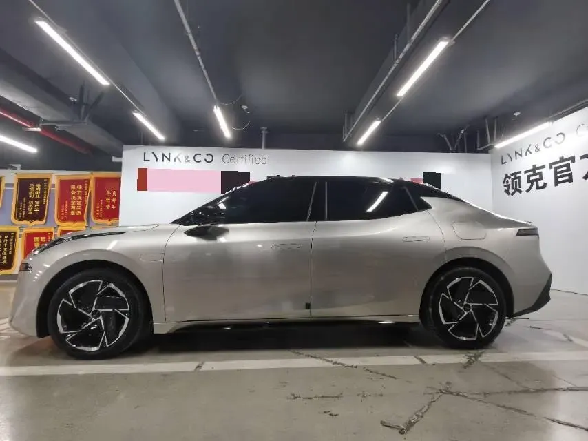 2024 LYNK&CO 07 EM-P 1.5T 163HP L4 3DHT PHEV 18.99KWH,autocango,china used car exporter,china ev exporter,chinese used car exporter,chinese used ev exporter